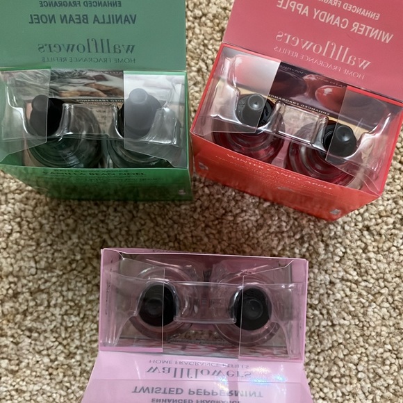 Bundle of 3, 2-pack Bath and Body Works Wallflowers Refills - Picture 8 of 8